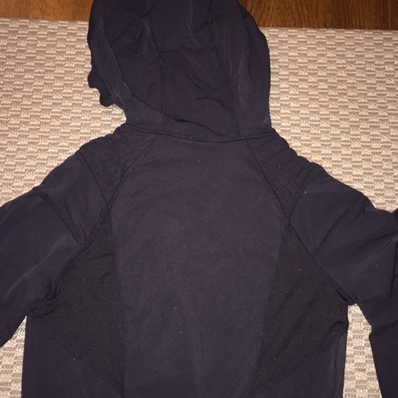 Lululemon toasty tech half zip pullover. - Picture 4 of 5